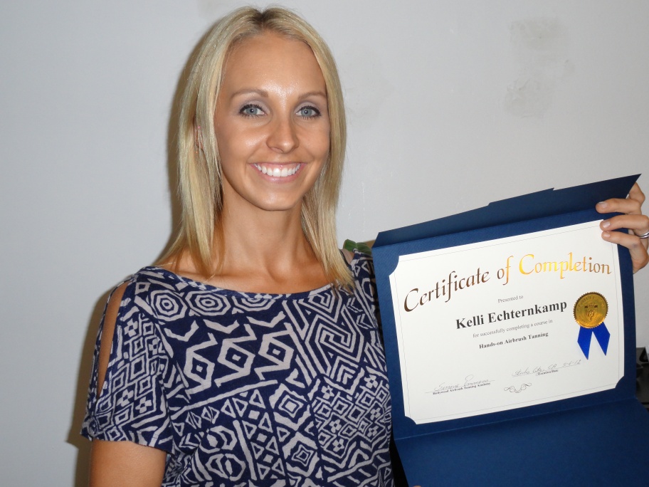 Another Mom Graduates from the Hollywood Airbrush Tanning Academy to Introduce Mobile Spray Tanning in Glendora, California